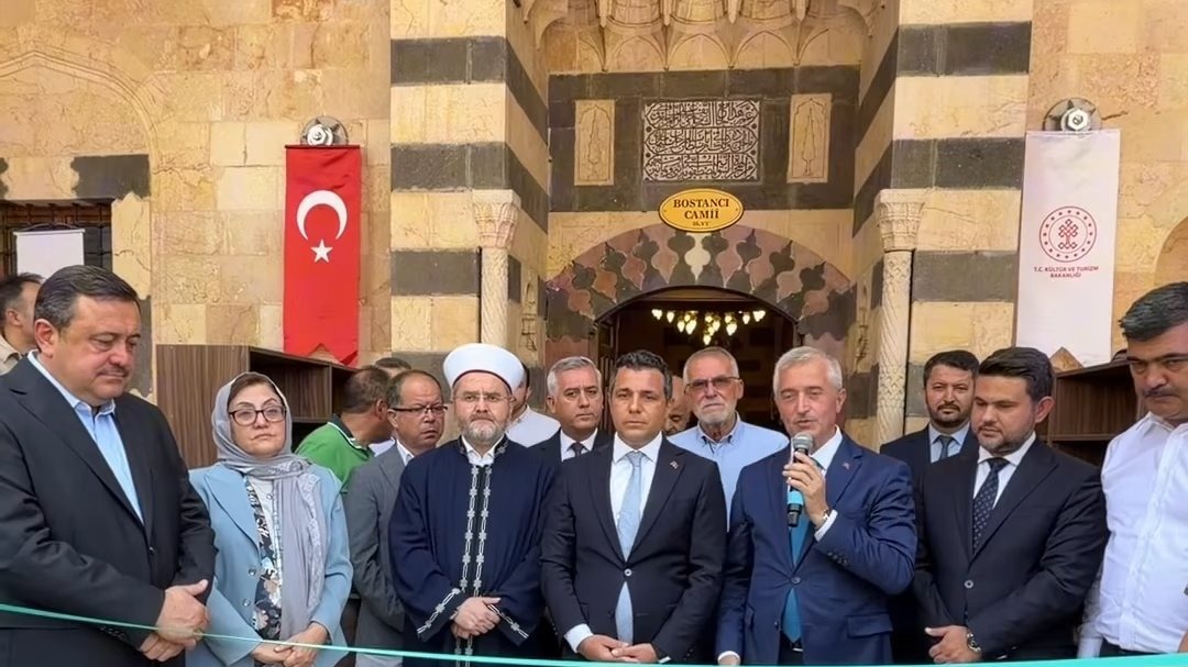 Depremde Hasar Gören Bostancı Camii Restorasyonla Yeniden İbadete Açıldı